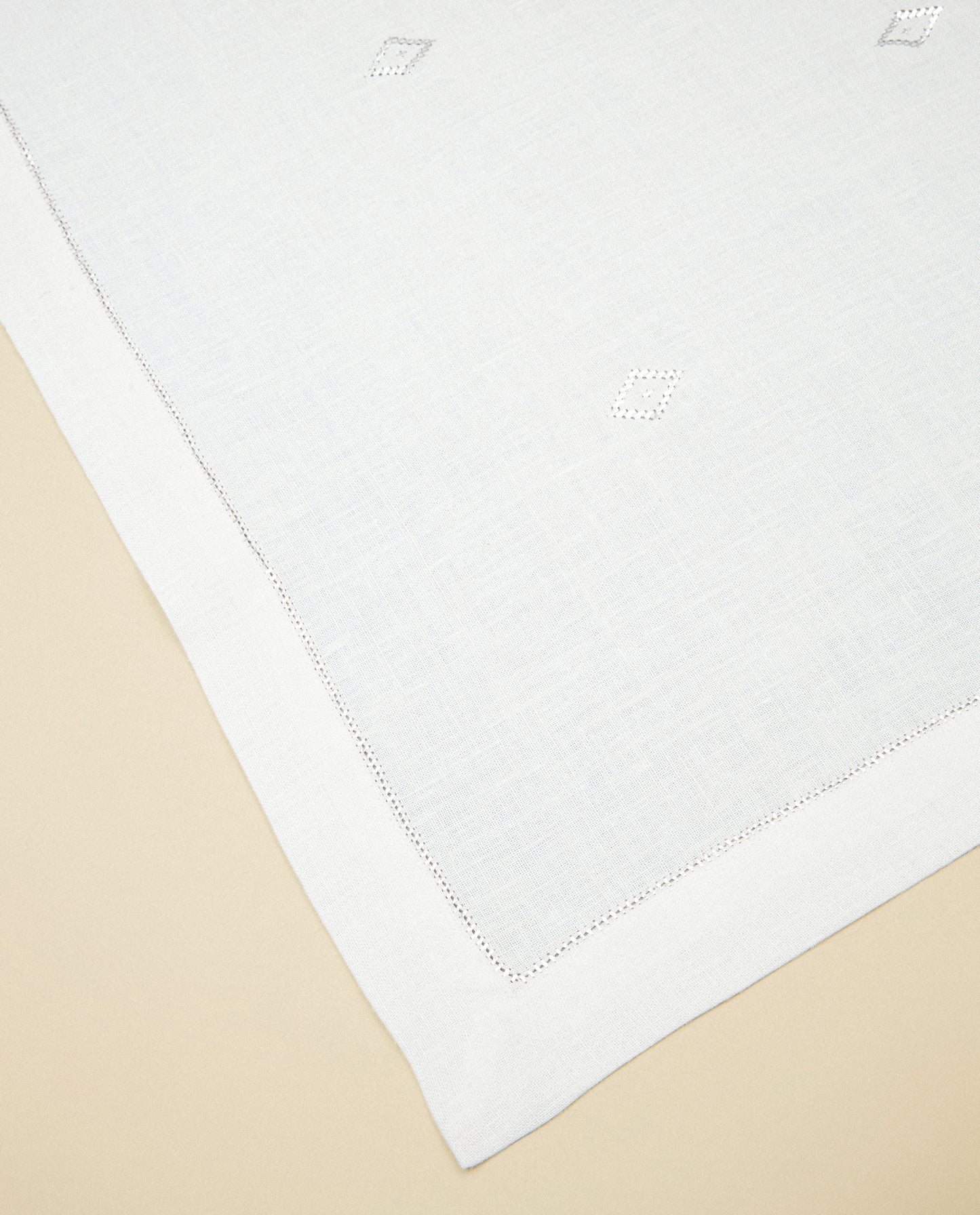 The Artemis Tablecloth, White