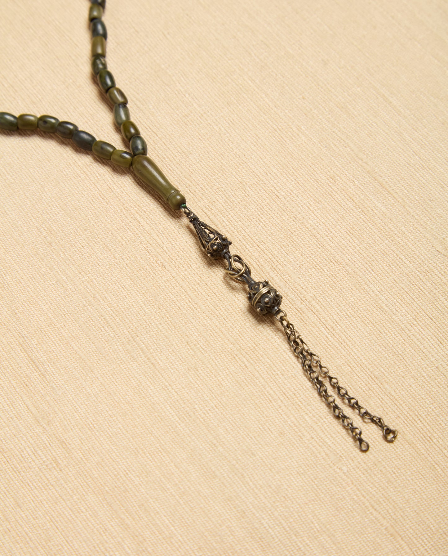 The Ancora Necklace in Dark Green Serpentine