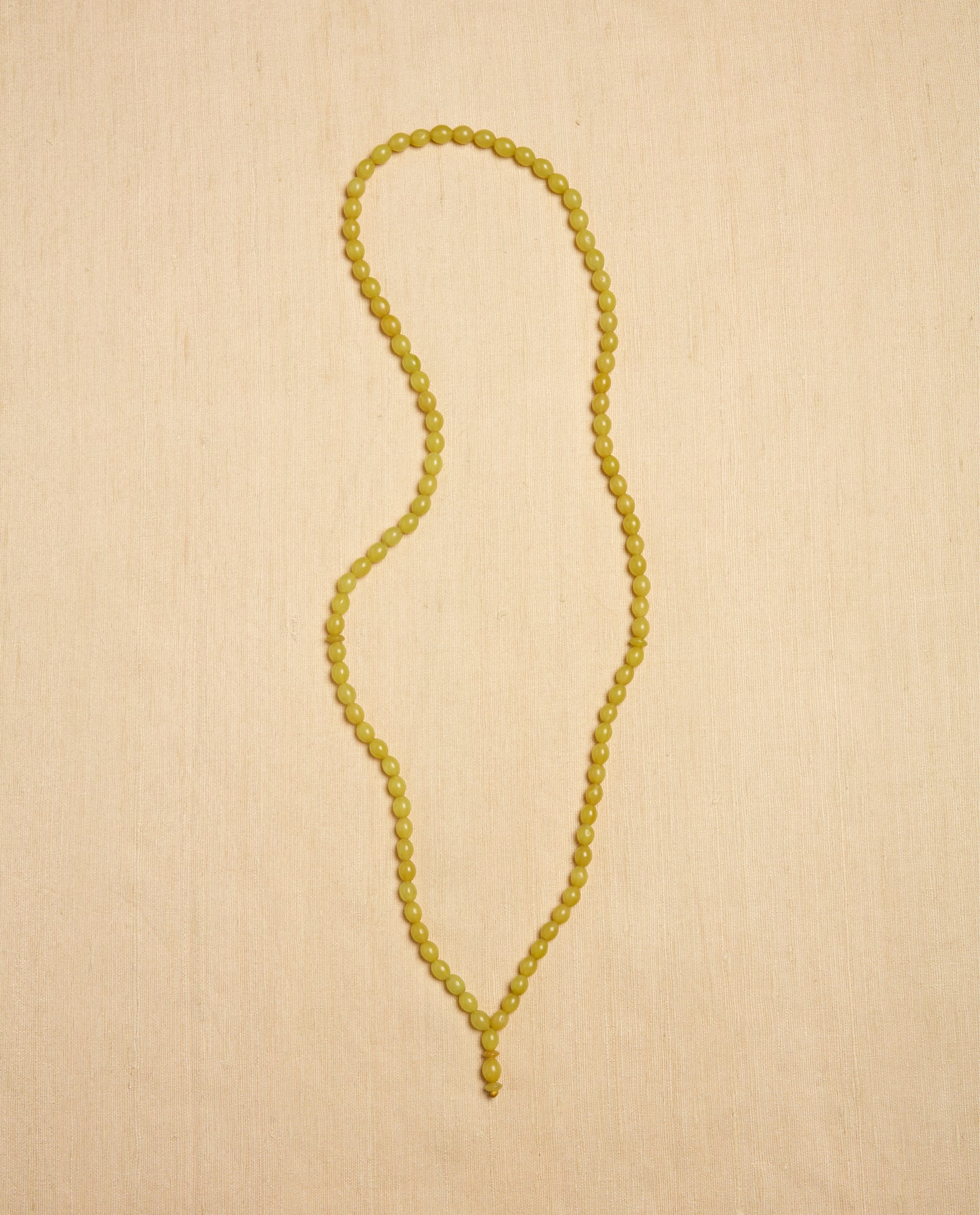 The Ancora Necklace in Green Amber