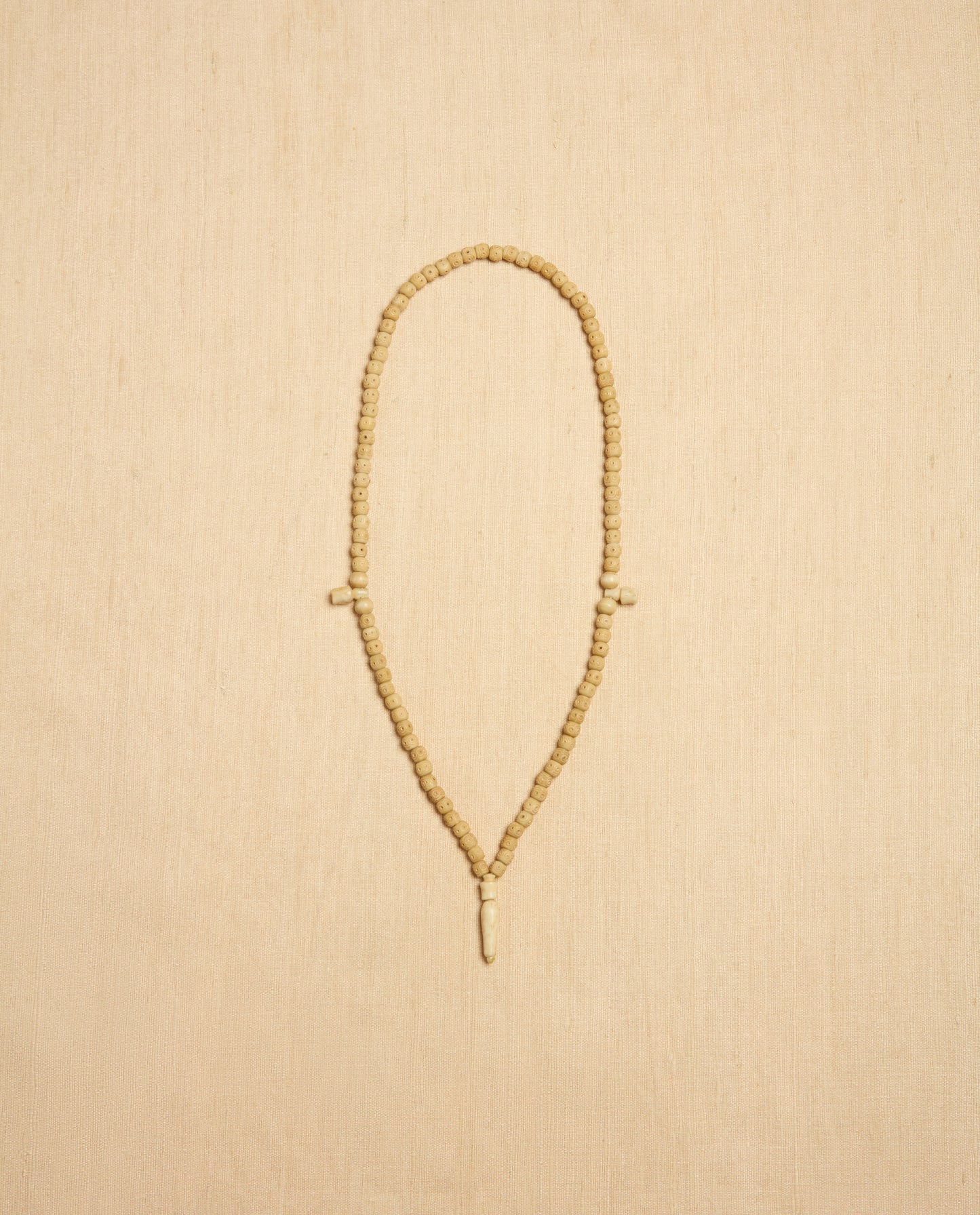 The Ancora Necklace in Antique Bone