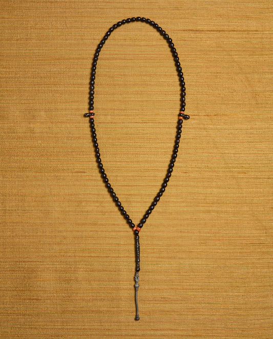 The Ancora Necklace in Black Coral