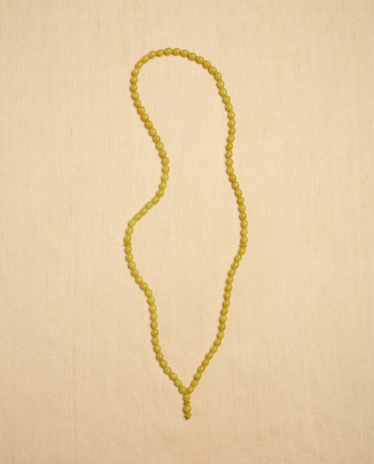 The Ancora Necklace in Green Amber